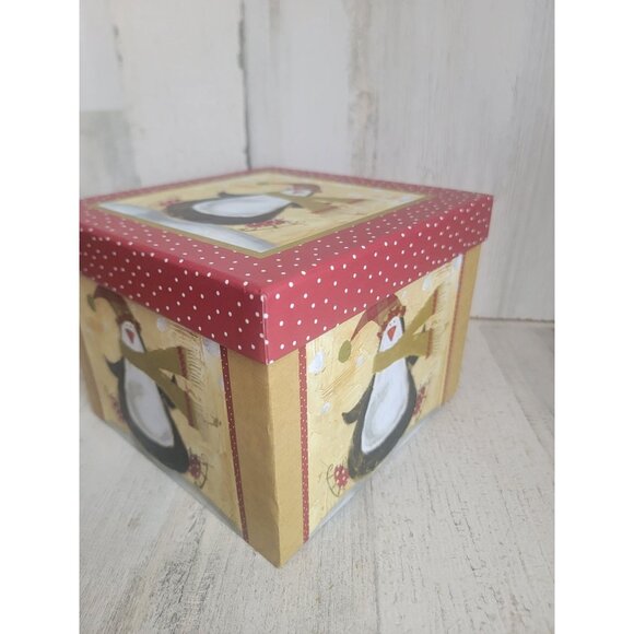 Penguin Cardboard gift box skating present home decor - Picture 3 of 7